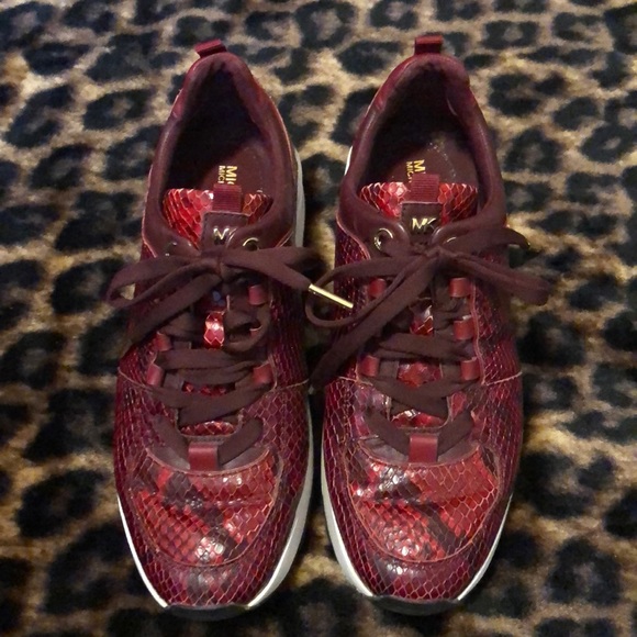 Michael Kors Sneakers - Picture 2 of 5